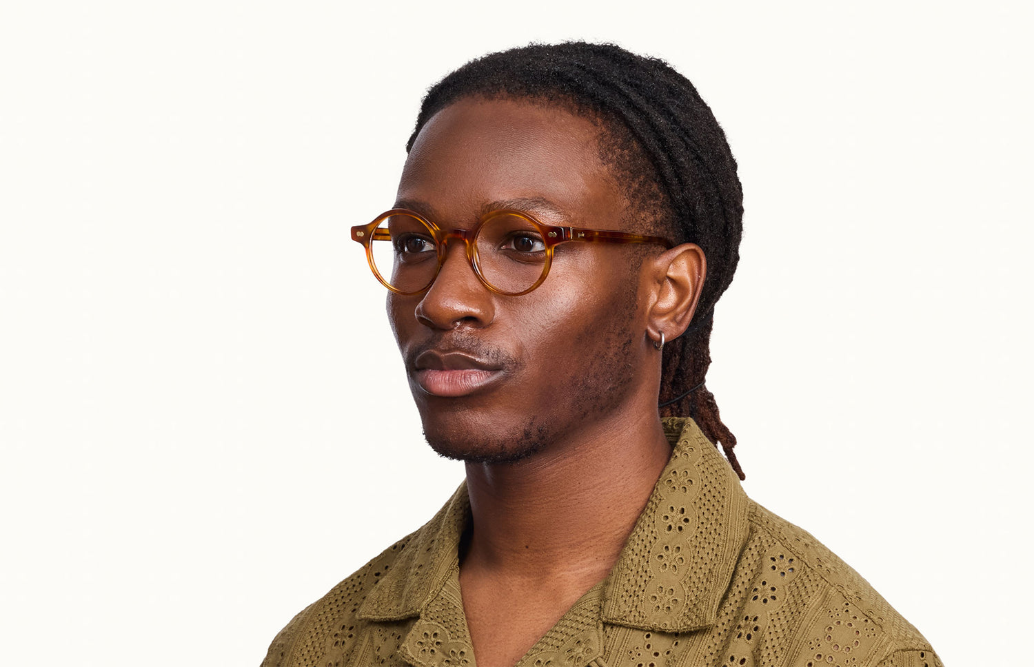 The Leigh - LifeStyle 2 - Pair Eyewear
