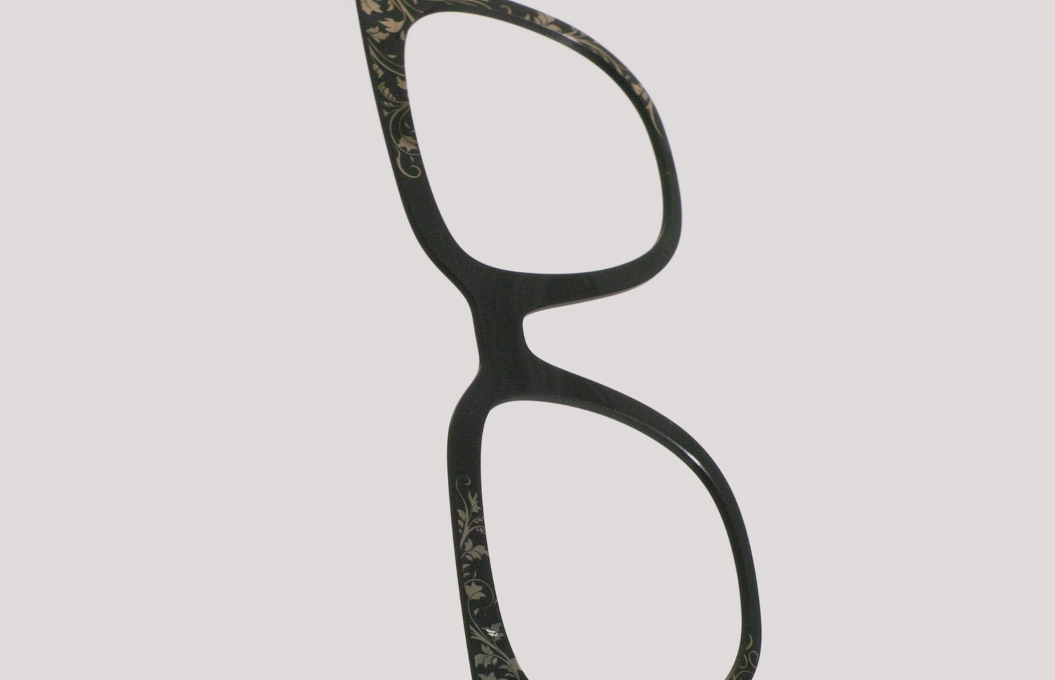 The Gold Foil Vines - LifeStyle Thumbnail Video1 - Pair Eyewear