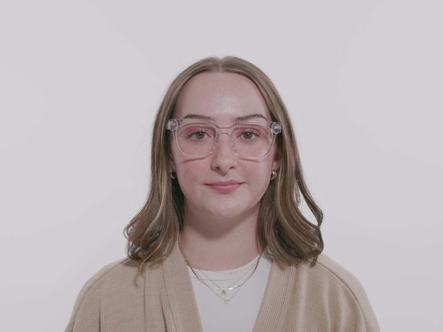 The Crimson Sweater - LifeStyle Thumbnail Video1 - Pair Eyewear