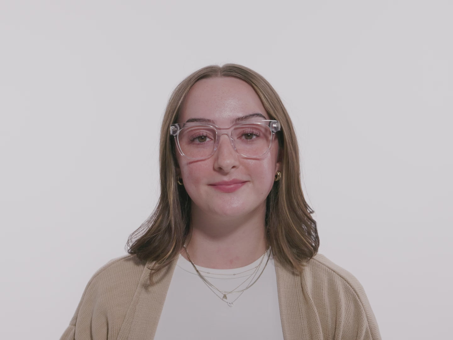 The Gold Mirror - LifeStyle Thumbnail Video1 - Pair Eyewear