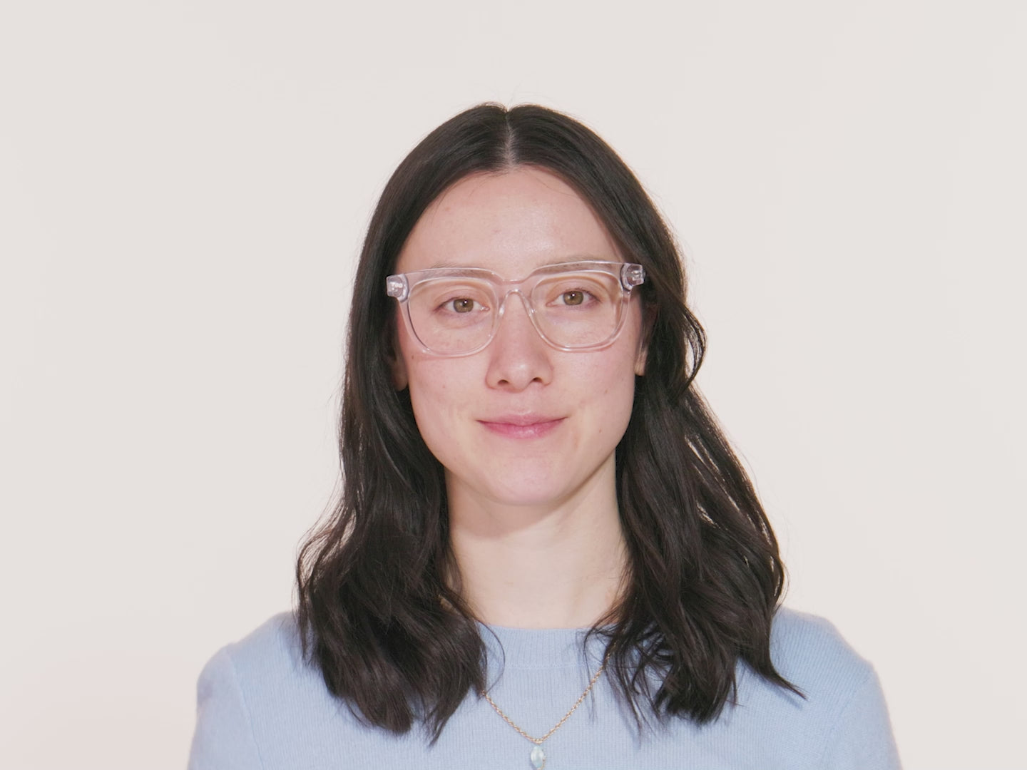 The Emerald Pearl Tortoise - LifeStyle Thumbnail Video1 - Pair Eyewear