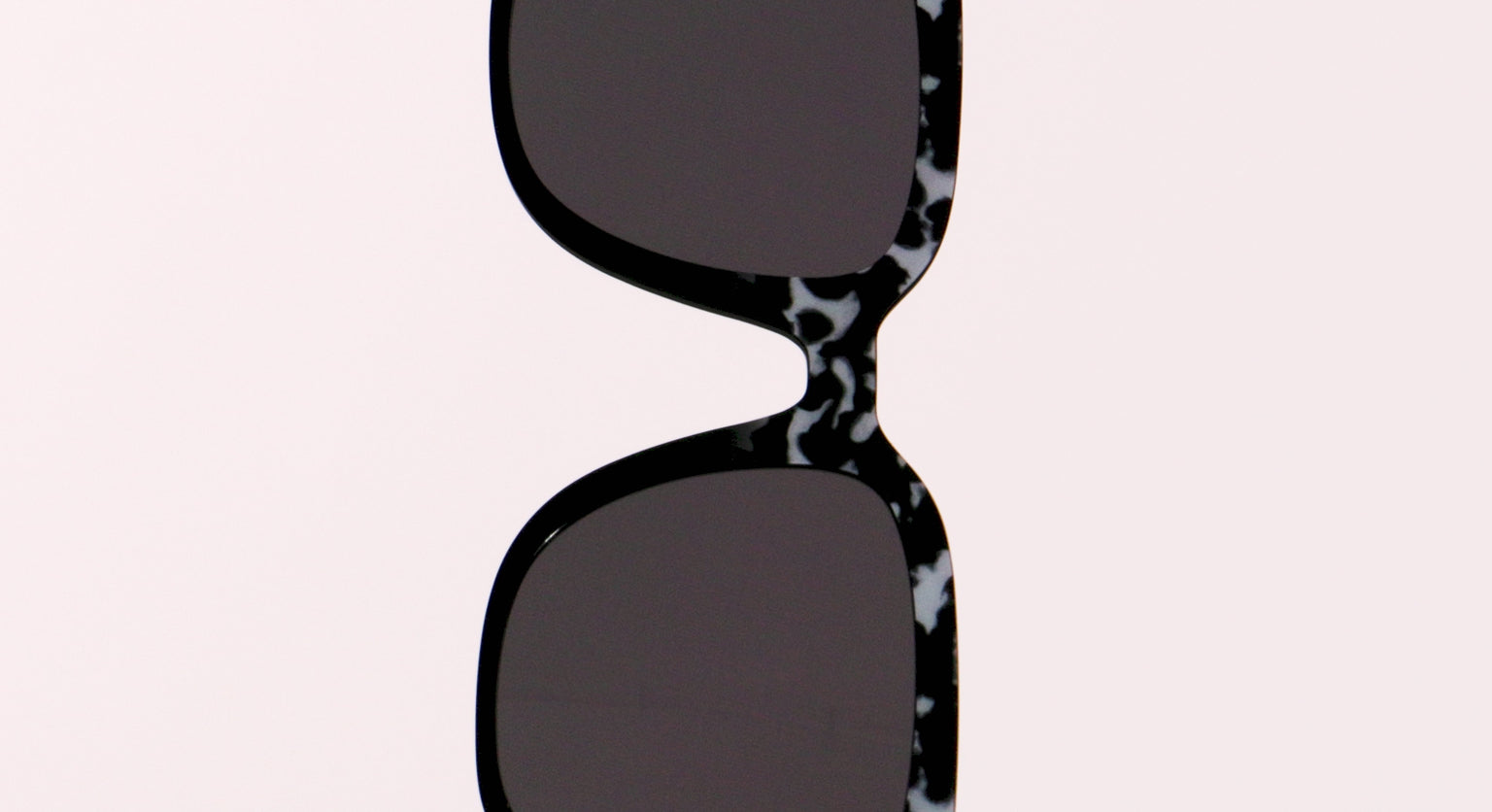 The Polarized Bold Black & White Tortoise Sun Top - LifeStyle Thumbnail Video1 - Pair Eyewear