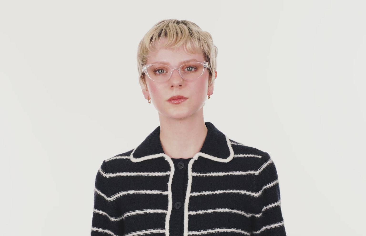The ella - Crystal Clear - LifeStyle Thumbnail2 - Pair Eyewear