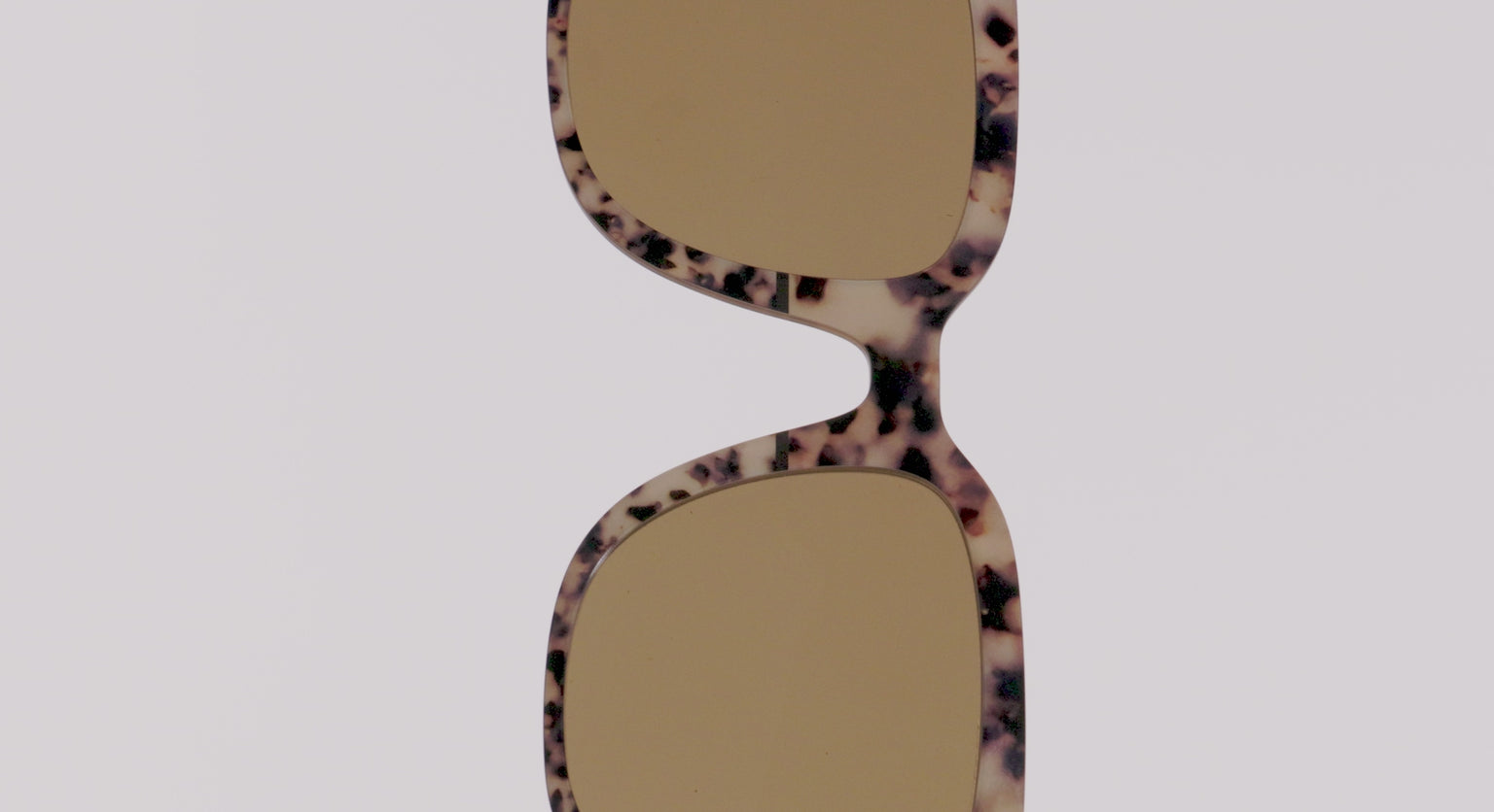 The Polarized Bisque Tortoise Split Sun Top - LifeStyle Thumbnail Video1 - Pair Eyewear
