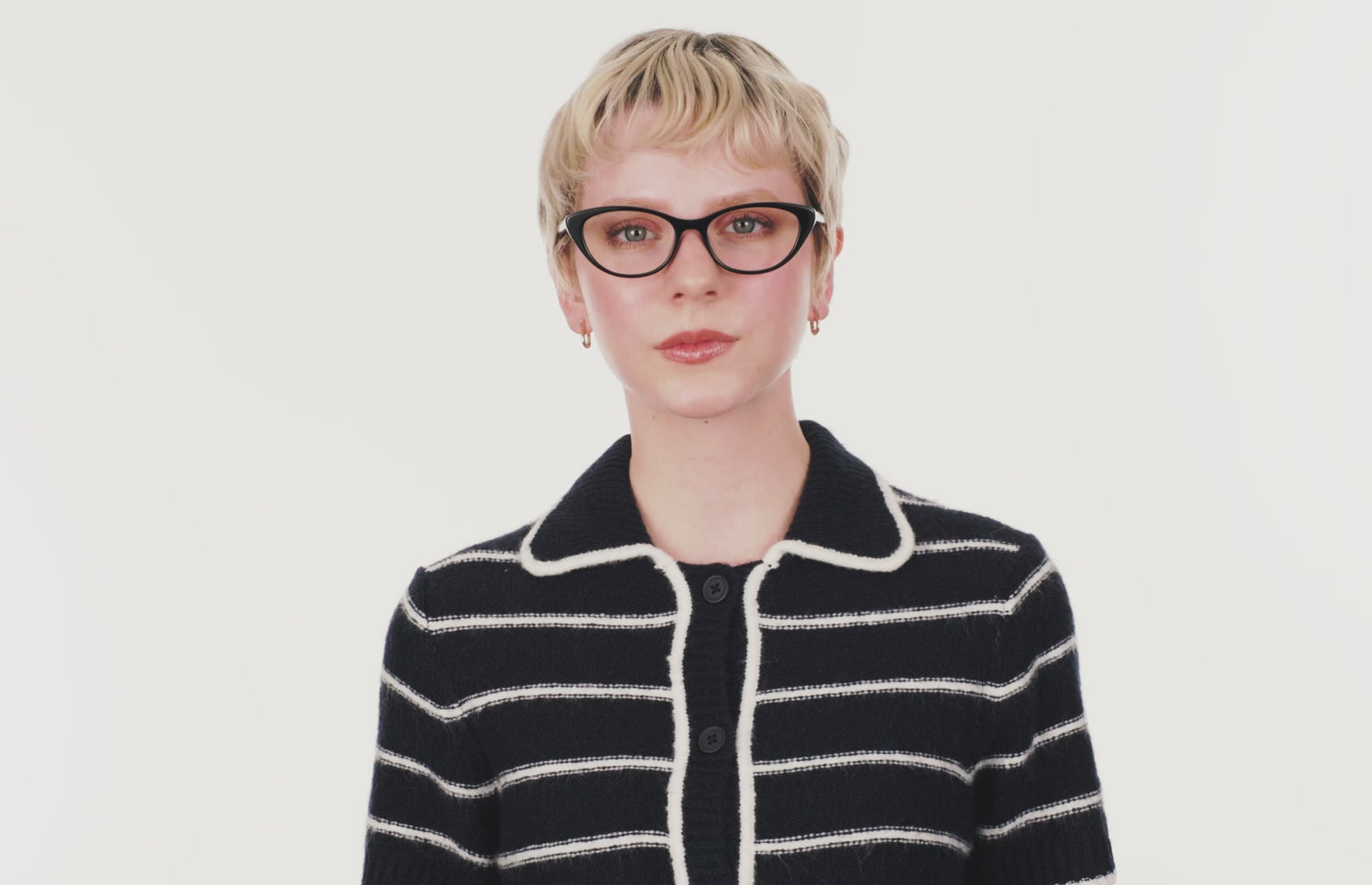 The ella - Black - LifeStyle Thumbnail2 - Pair Eyewear