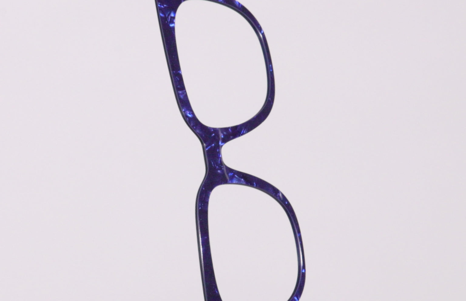 The Sapphire Pearl Marble - LifeStyle Thumbnail Video1 - Pair Eyewear