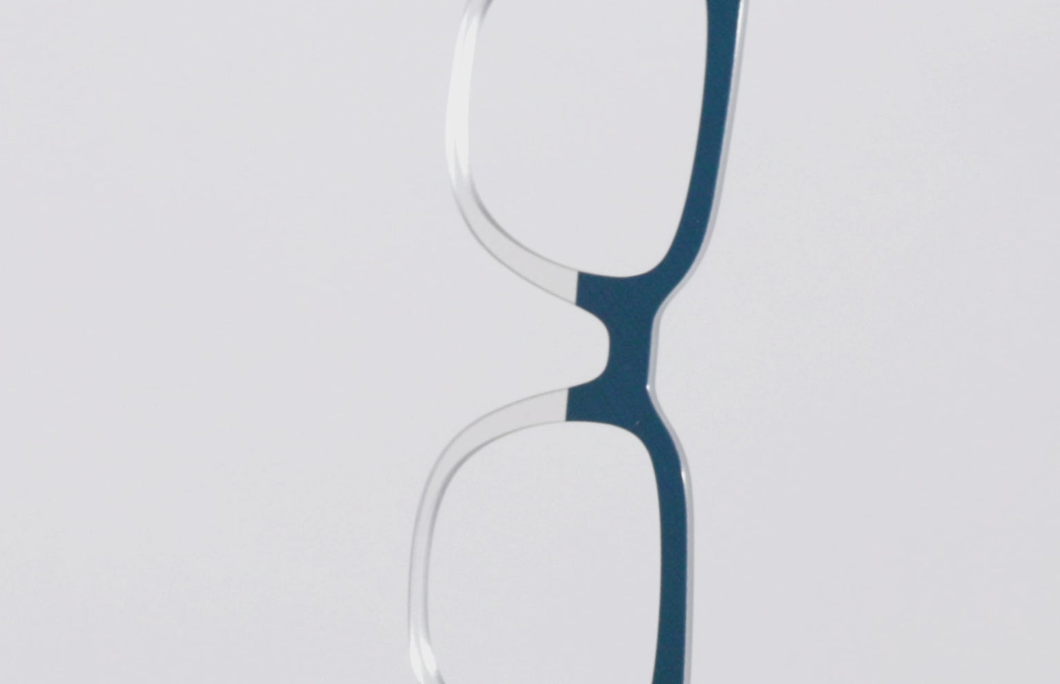 The Navy Plaid Crystal Split - LifeStyle Thumbnail Video1 - Pair Eyewear