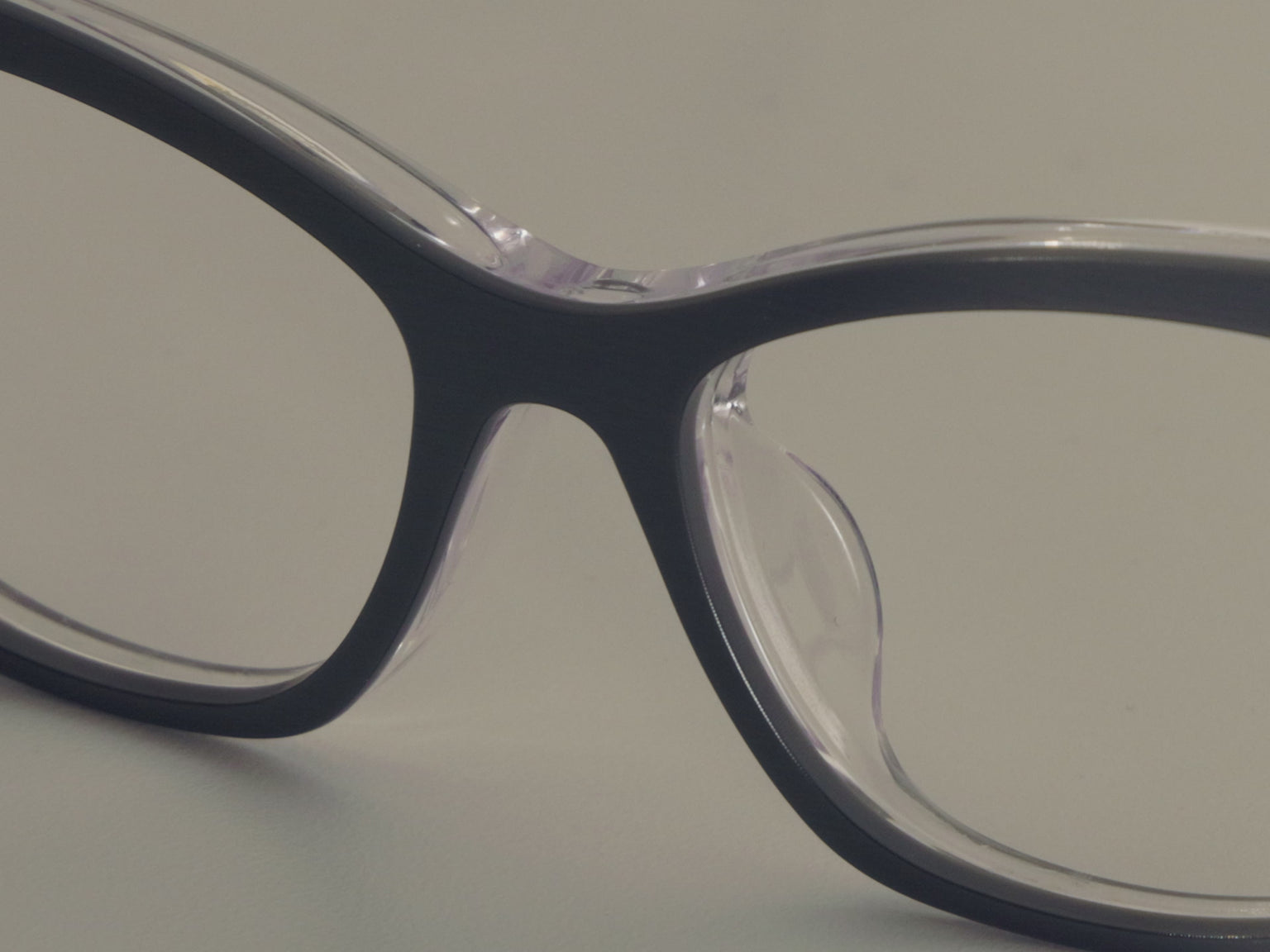 The Brushed Nickel - LifeStyle Thumbnail Video1 - Pair Eyewear