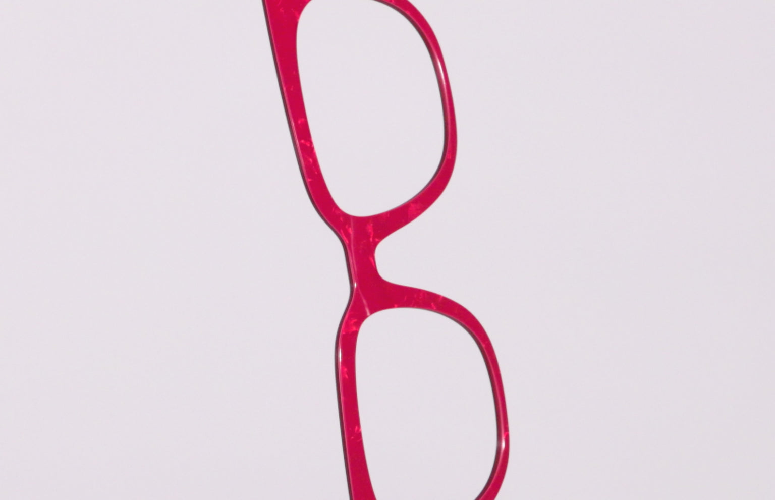 The Ruby Pearl Marble - LifeStyle Thumbnail Video1 - Pair Eyewear