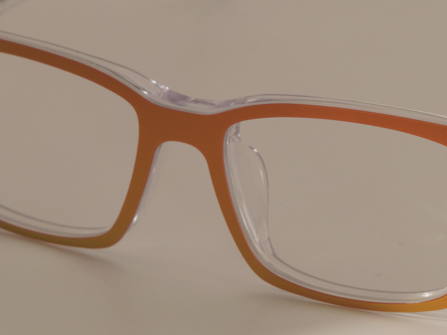 The Sunrise Ombre - LifeStyle Thumbnail Video1 - Pair Eyewear